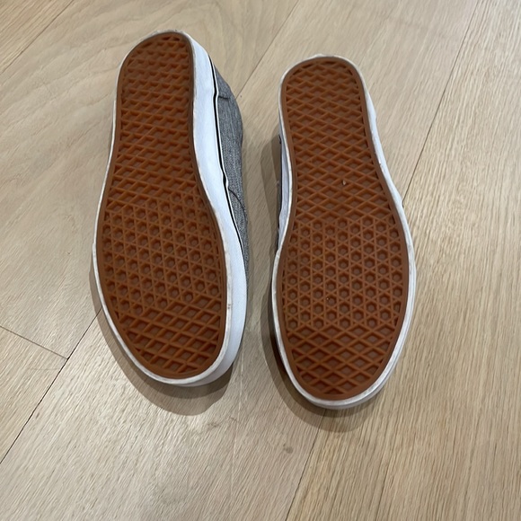 never worn, US men’s 9.5 Vans - Picture 2 of 3
